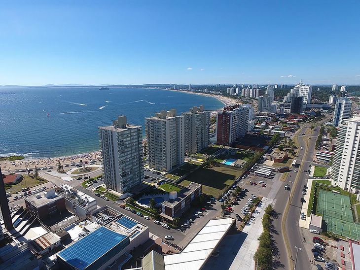 Punta del Este espera turistas argentinos en la temporada de verano.