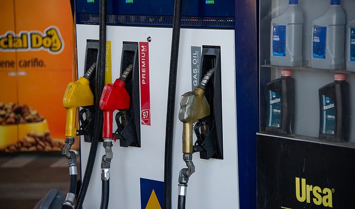 Los precios de los combustibles bajan a partir de este viernes.
