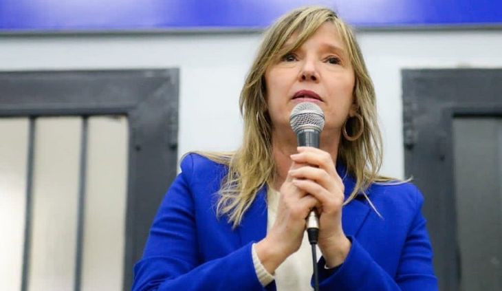 La ministra de Gobierno bonaerense, Cristina Álvarez Rodríguez, respaldó a Cristina Kirchner.