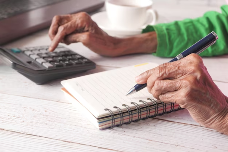 Los datos del Censo 2023 demostraron que las proyecciones poblacionales de la reforma de la seguridad social en Uruguay quedaron atrasadas.