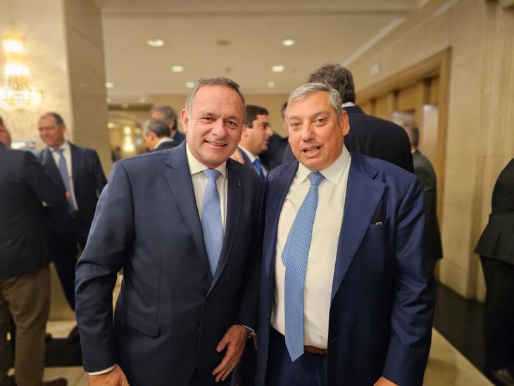 El embajador Carlos Enciso, en la mira del Frente Amplio por una reunión con Álvaro Delgado.