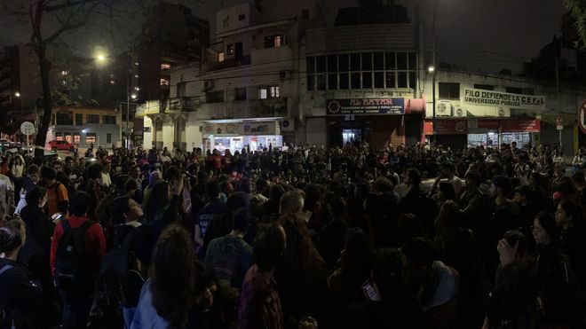 Vigilia y asamblea en Puan de cara a la marcha universitaria.