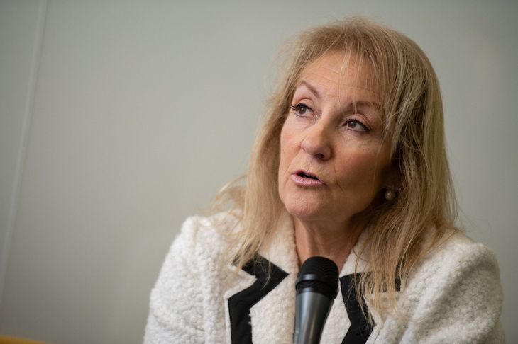 La intendenta de Montevideo, Carolina Cosse, fue cuestionada por su idea de crear una bicisenda que una al Obelisco con la Plaza Independencia.