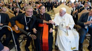 El Papa Francisco recibió a León Gieco