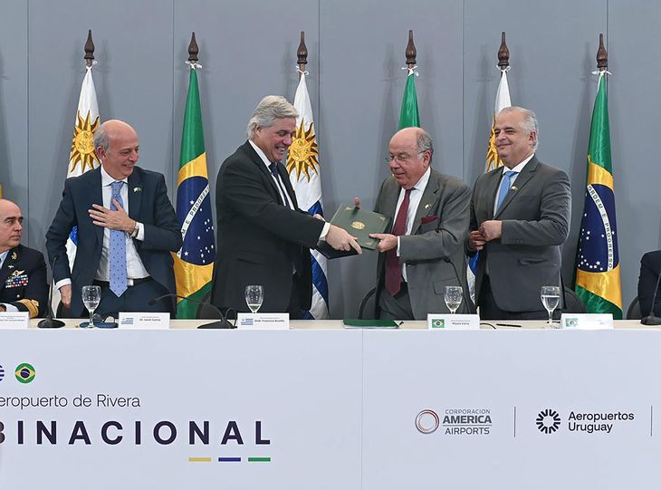 Uruguay y Brasil firmaron el acuerdo de binacionalidad del aeropuerto de Rivera.