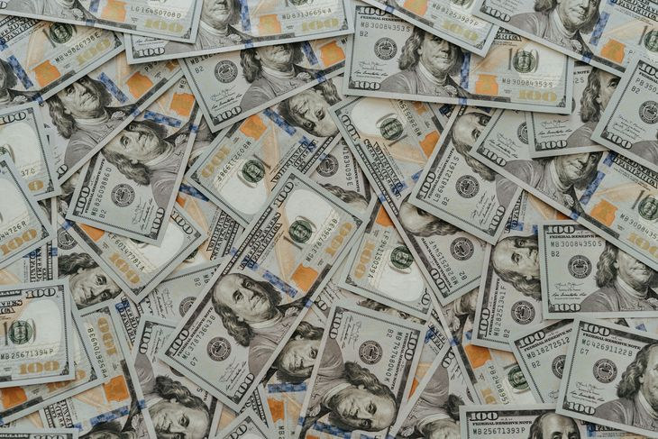 El dólar volvió a bajar y se mantuvo en la franja de los 38 pesos.