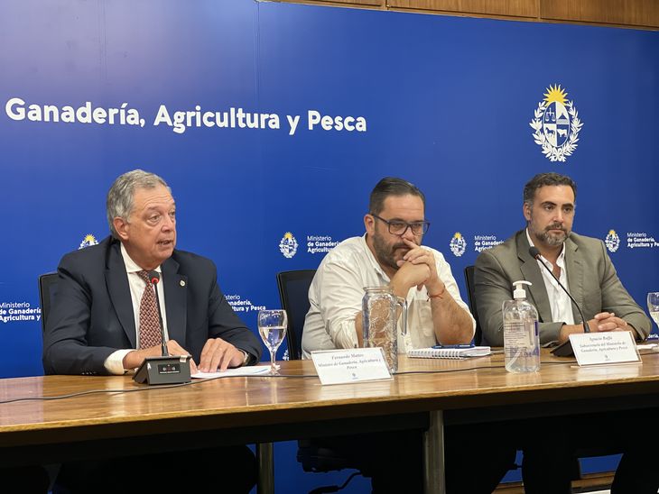 El ministro de Ganadería, Agricultura y Pesca, Fernando Mattos, en el anuncio del Plan de Contingencia Alimentaria.