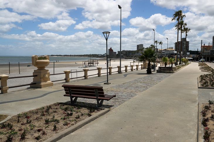 La cantidad de turistas argentinos bajó mucho en el este del país.