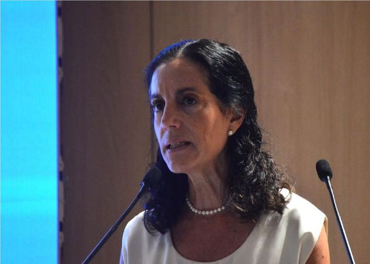 Azucena Arbeleche, ministra de Economía y Finanzas, en el foro económico de ACDE.