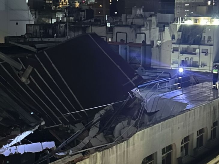 Se derrumbó un edificio de Edesur en CABA.
