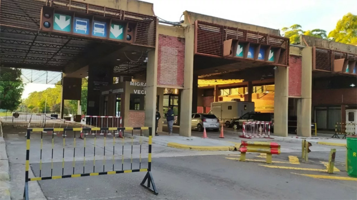 Paso fronterizo entre la ciudad uruguaya de Salto y la ciudad argentina de Concordia.&nbsp;